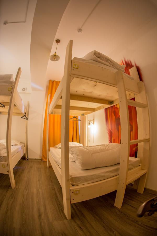 אלמטי West Point Soul Hostel מראה חיצוני תמונה